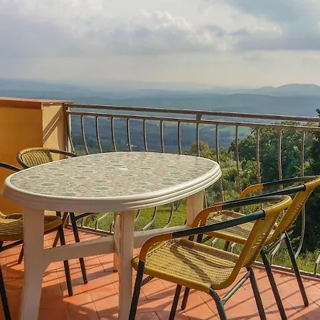 Monteverdi Ferienwohnung Erdgeschoss Mit Terrasse Apartmán *